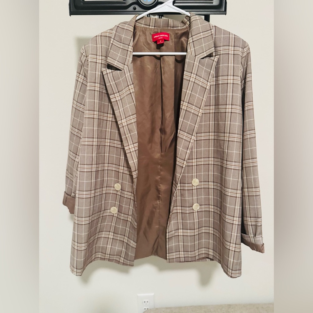 Chic Plaid Blazer in Beige - Picture 10 of 10